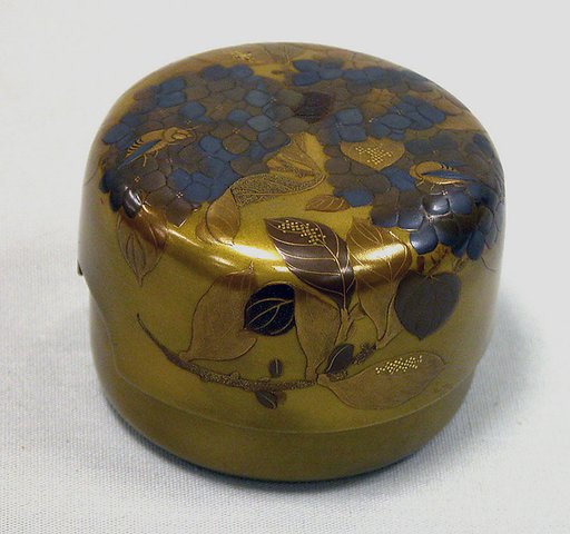 Incense box with hydrangea and bee