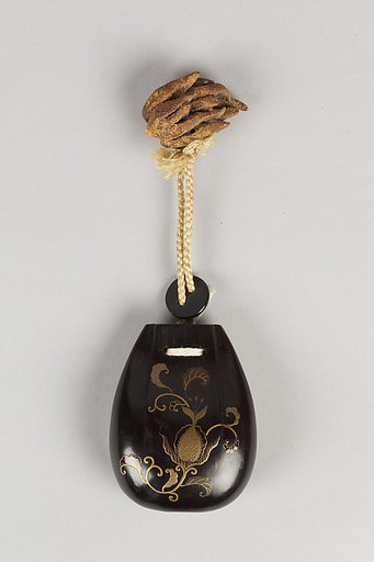 Case (Inrō) with Design of Nanban Flowers