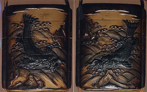 Case (Inrō) with Design of Dragonfish beside Rocks and Waves