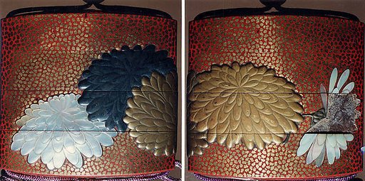 Case (Inrō) with Design of Large Chrysanthemum Blossoms