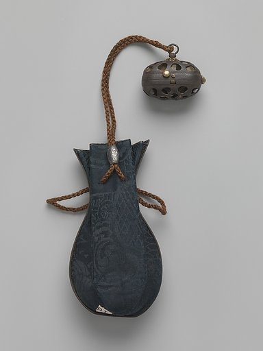 Tobacco pouch