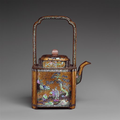 Wine pot with figures in a landscape
