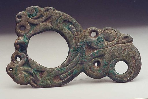 Hook Buckle in the Shape of Three Raptors' Heads