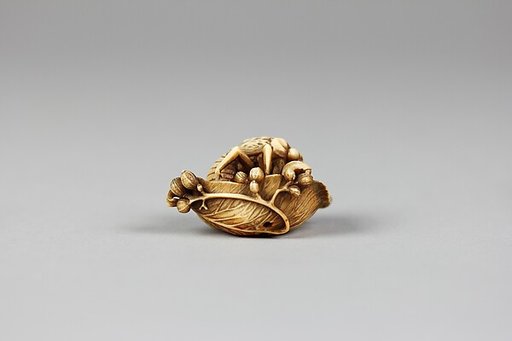Netsuke of Bee on a Leaf