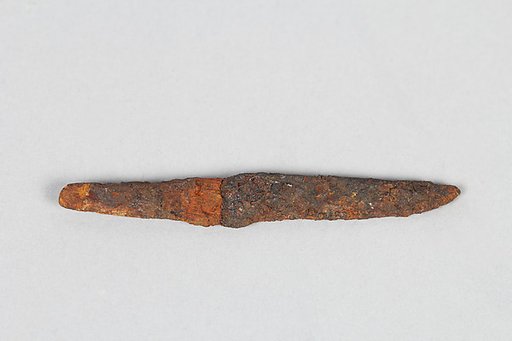 Knife blade and hilt