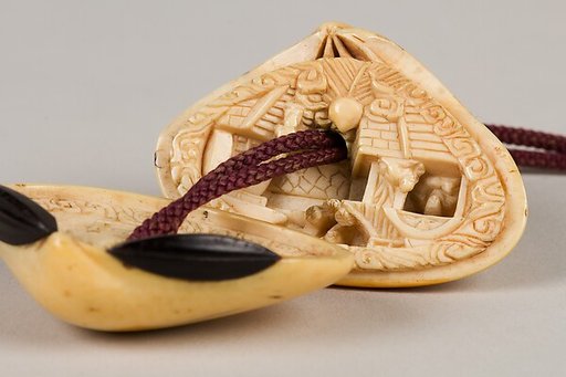 Netsuke in the form of a Clamshell Containing a Landscape