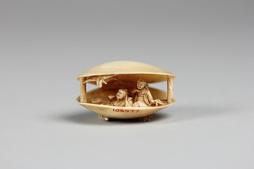 Netsuke of Clamshell Containing Figures and Bird