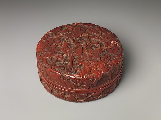 Box with long-tailed birds and peonies