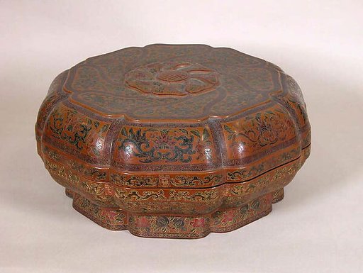 Box with cover and tray
