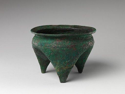 Lobed cauldron (li) in ancient style