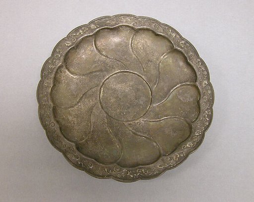 Saucer with Floral Scrolls
