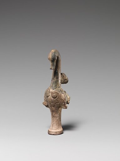 Vessel leg in the form of a bird