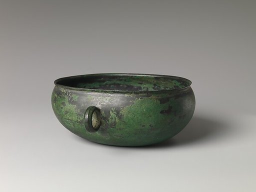 Wine cup with ring handle (He)