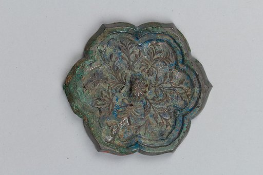 Mirror with floral designs