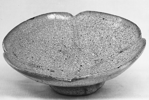 Four-Lobed Flat Bowl
