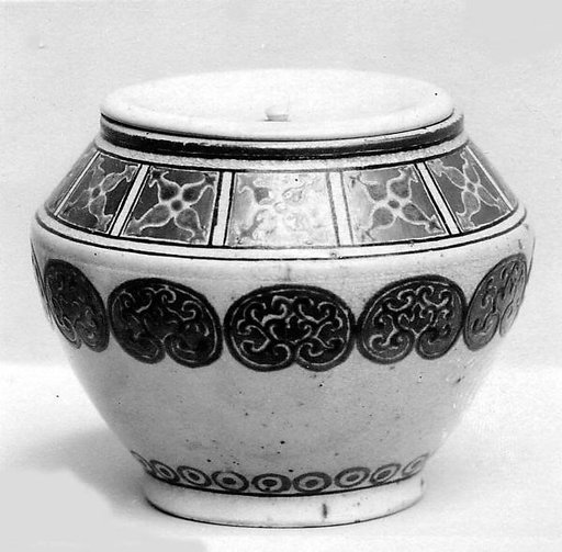 Tea jar