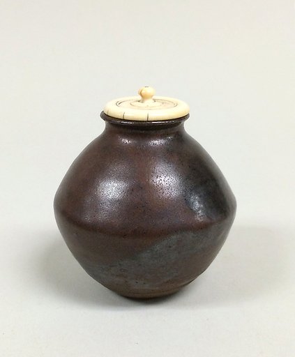 Tea jar with cover