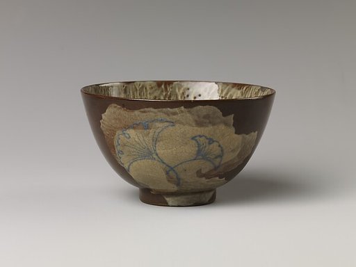 Tea Bowl with Decoration of Gingko Leaves