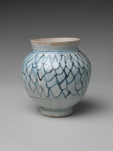 Jar (Tsubo) with Stylized Net Design