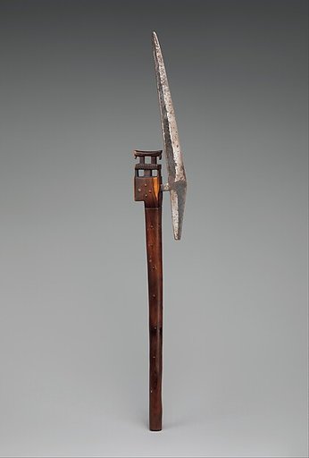 Ceremonial axe with headrest