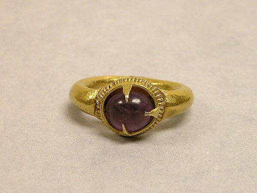 Large Ring with Amethyst Round