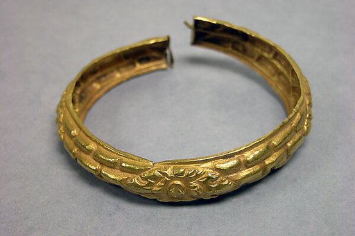 Bracelet, Repousse with Bar and Peony