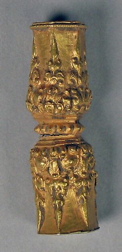 Container, repousse