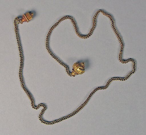 Looped-Chain with Cube and Lotus Ends