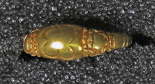 Hollow Ring, Foliate and Oval