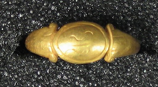 Ring wirh Round Bezel, Javanese Calligraphy