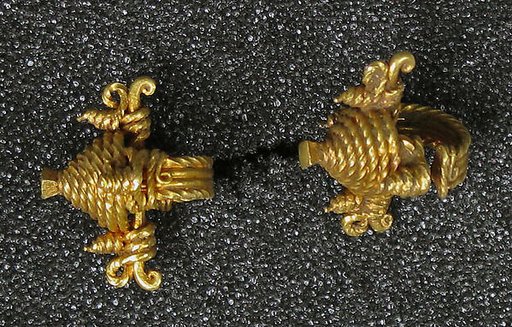 Pair of Earrings, Twisted Wire