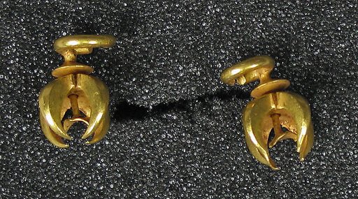 Pair of Earrings in Cruciform Shape
