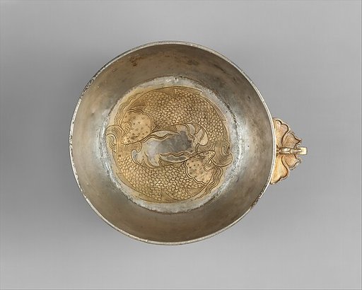 Cup with double fish