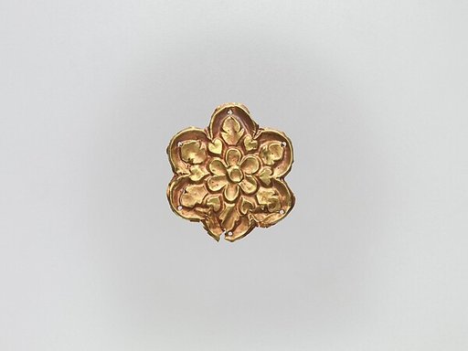 Flower-Shaped Clothing Plaque