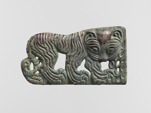 Belt buckle with walking tiger