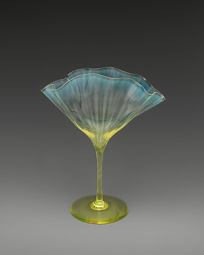 Fan-shaped vase