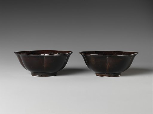 Pair of plum-blossom-shaped cups