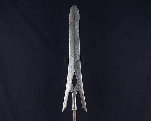 Arrowhead (<i>Yanone</i>)