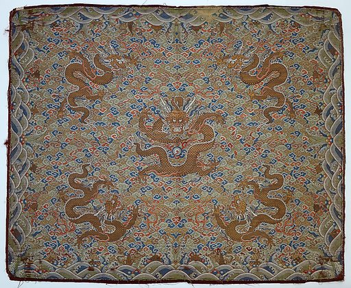 Throne cover with dragons