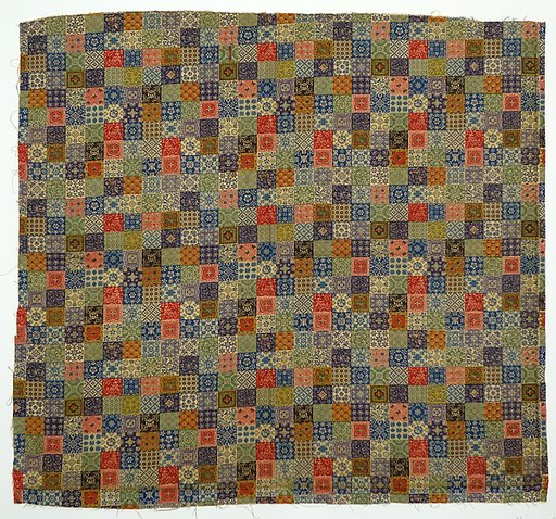 Textile with geometric pattern