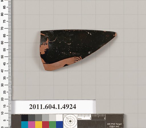 Terracotta rim fragment of a kylix (drinking cup)