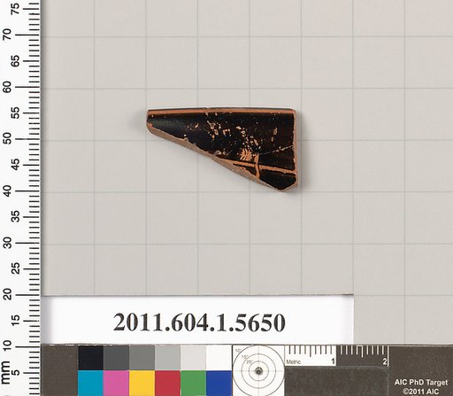 Terracotta rim fragment of a kylix (drinking cup)