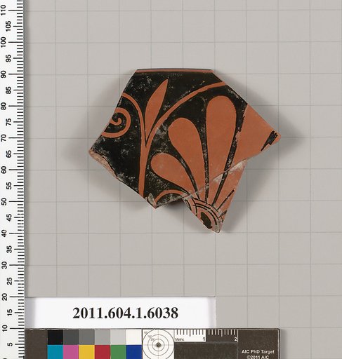 Terracotta rim fragment of a kylix (drinking cup)