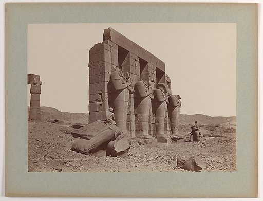 Thèbes, Temple de Ramasseum, Colosses brisés