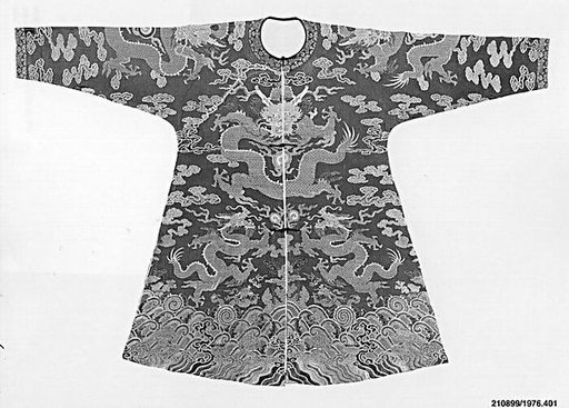 Short Four-Clawed Dragon Robe