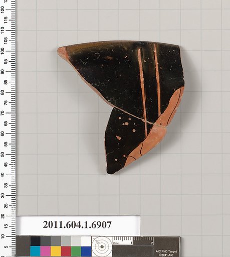 Terracotta rim fragment of a kylix (drinking cup)