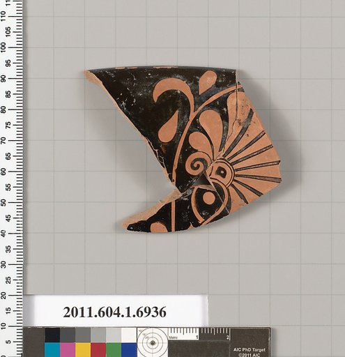 Terracotta rim fragment of a kylix (drinking cup)