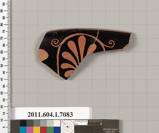 Terracotta rim fragment of a kylix (drinking cup)