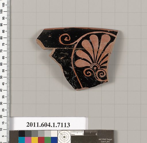 Terracotta rim fragment of a kylix (drinking cup)