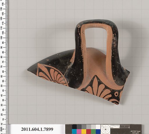 Terracotta rim fragment of a kylix (drinking cup)